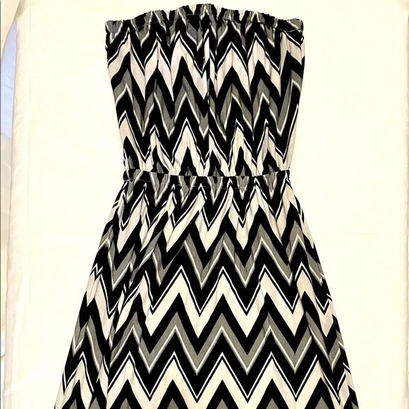 5th & Love Small Black White Grey Casual Maxi Dress
